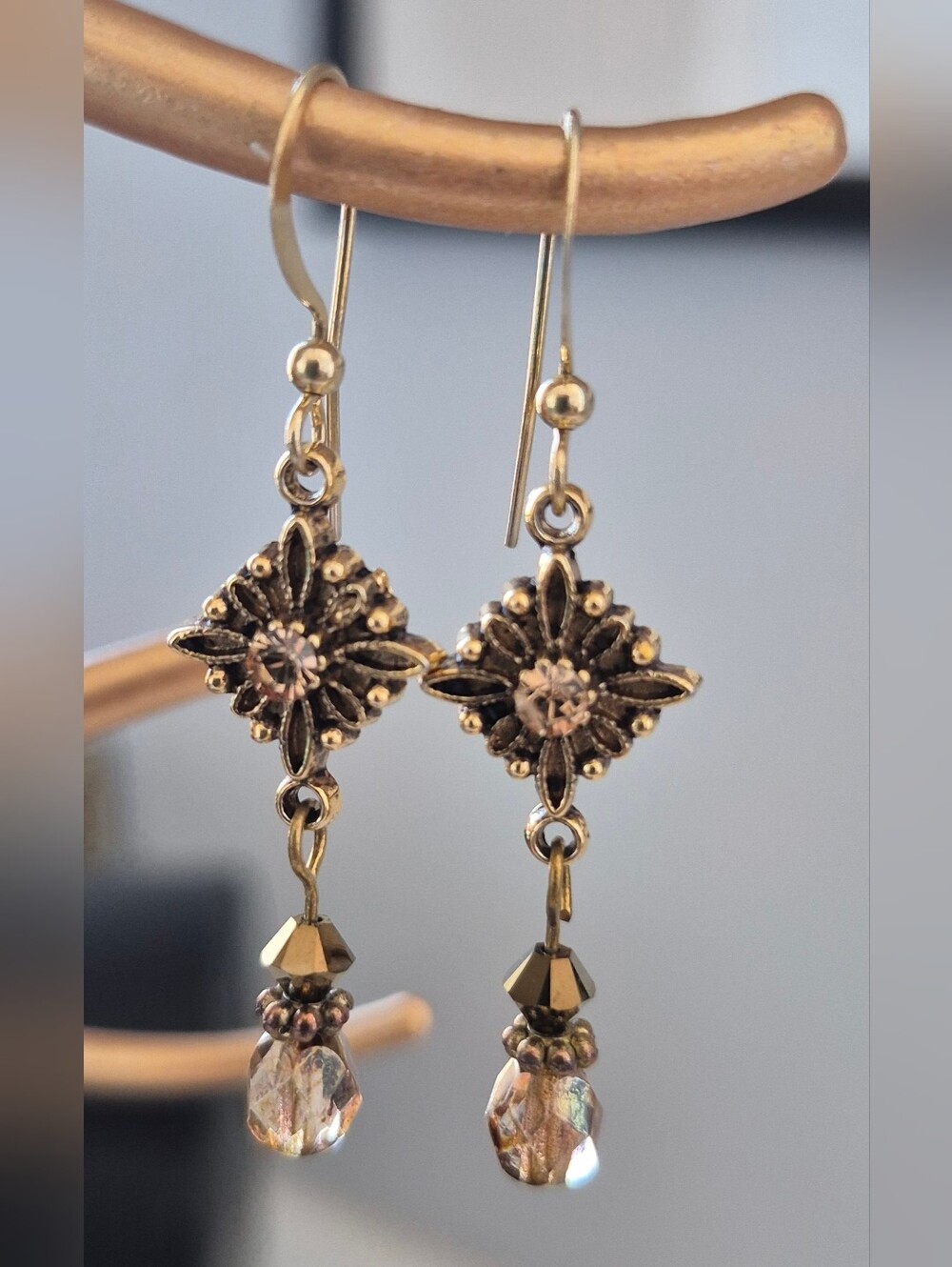 Vintage-Inspired Gold Floral Drop Earrings - Women Jewelry